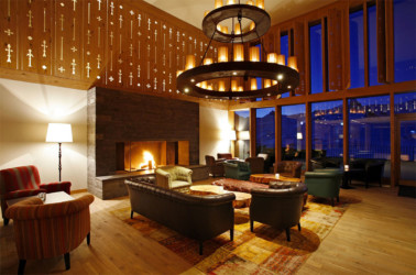 Cheminée de salon 3 faces en U avec feu de bois